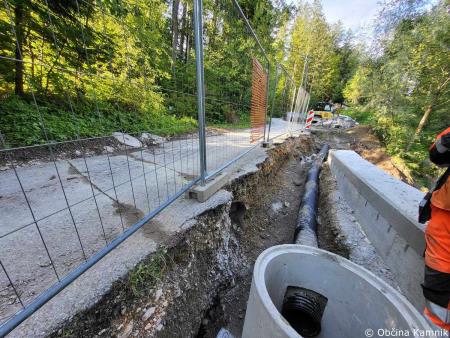 Sanacija plazu pod občinsko cesto Laze–Vrhač (1)